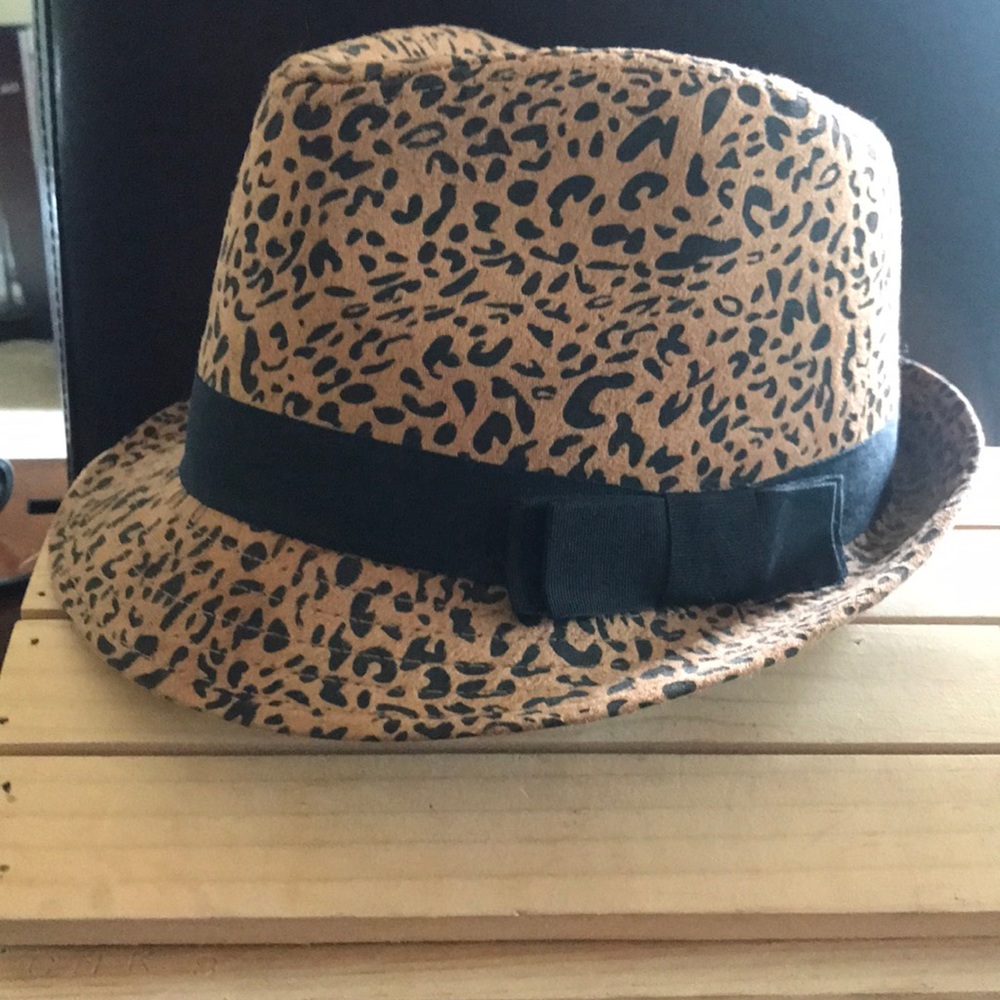 Ladies leopard fidora